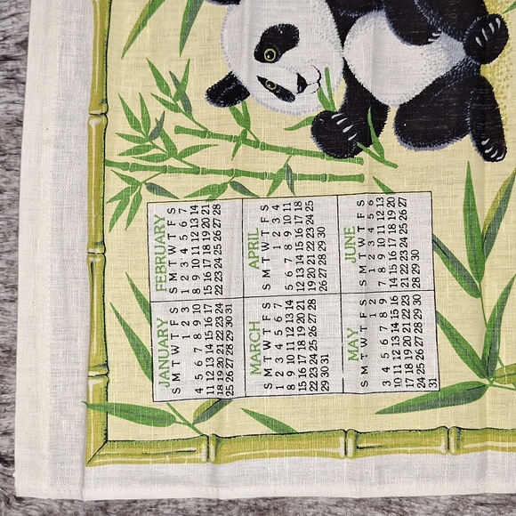 🐼 1987 cloth calendar towel wall hanging with original envelope and dowel - Picture 4 of 13